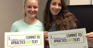 Teens take "practice safe text" pledge