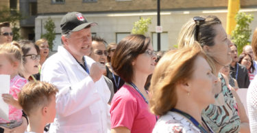 Dr. James Perry and Sunnybrook staff sing "Courage" in tribute to Gord Downie